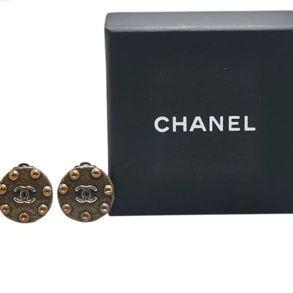 Chanel Gold Stud Earrings - Picture 5 of 7